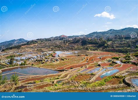  Die Yuanyang-Terrassen: Ein historisches Meisterwerk der chinesischen Landwirtschaft!