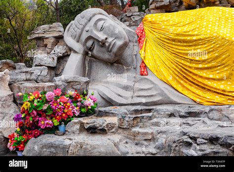  Der Qianfo Shan:  Ein Berg voller buddhistischer Kultur und atemberaubender Aussichten!