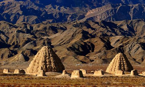 Das Xixia-Mausoleum – Ein monumentales Zeugnis der Geschichte und der Schönheit der Vergangenheit!