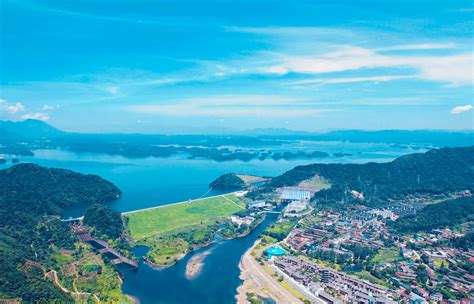 Das Zhelin-See-Panorama: Ein gigantisches Wasserreservoir und ein Paradies für Wassersportler!