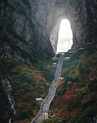  Die Yunyang Tianmen-Schlucht: Ein mystisches Abenteuer tief in den Bergen!