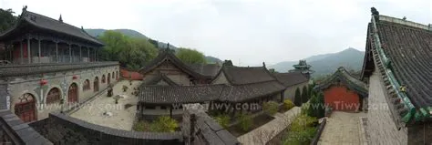 Der Tianlongshan-Tempel: Ein spiritueller Rückzugsort mit atemberaubender Aussicht!